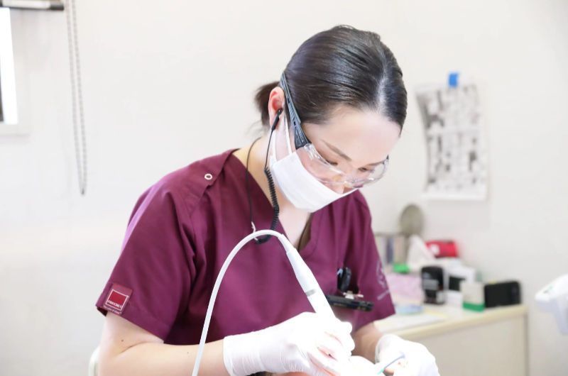 金属アレルギー歯科治療に関わるスタッフの研修・資格体制の強化