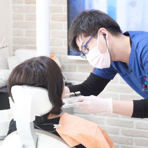 審美歯科治療の歯の色合わせ